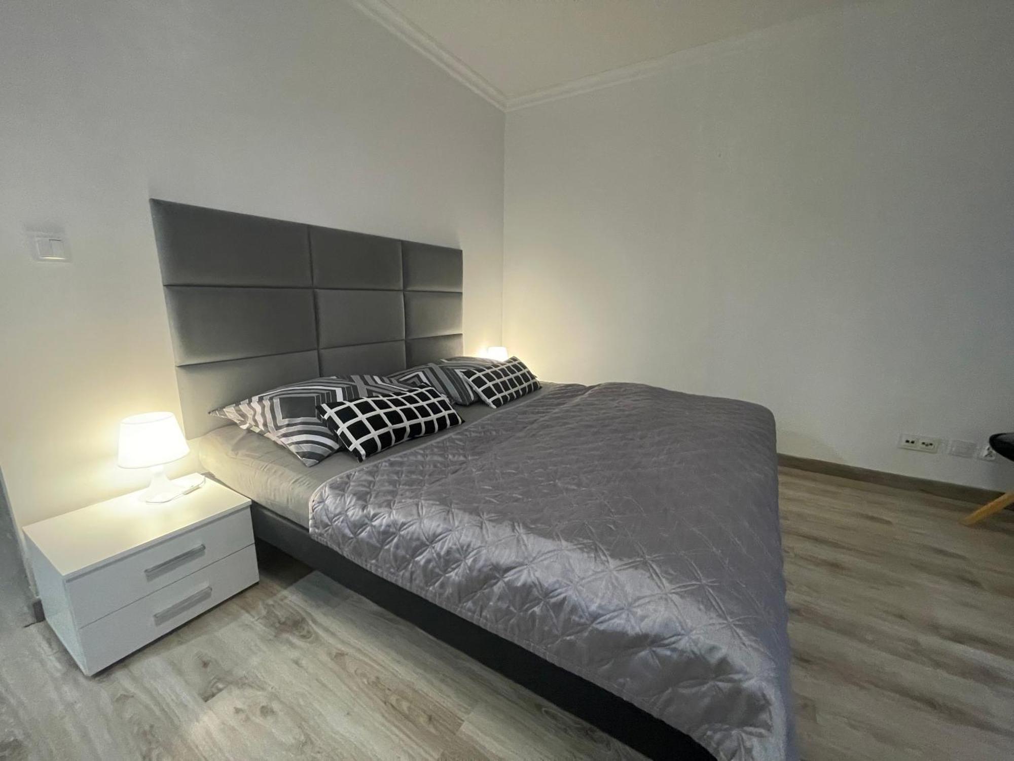 Sweet Apartment *